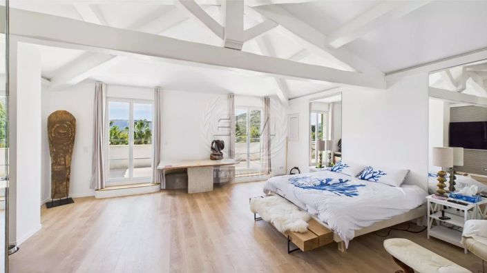 Image No.20-5 Bed House for sale