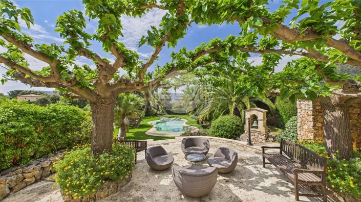 Image No.9-5 Bed House for sale