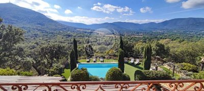 6 Bed House for sale