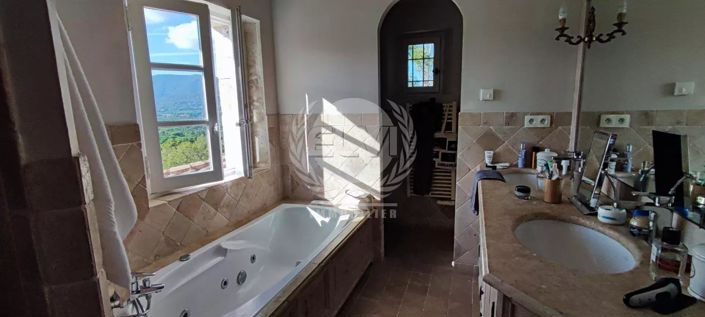 Image No.10-6 Bed House for sale