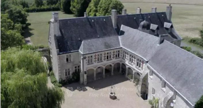 Image No.2-20 Bed House for sale