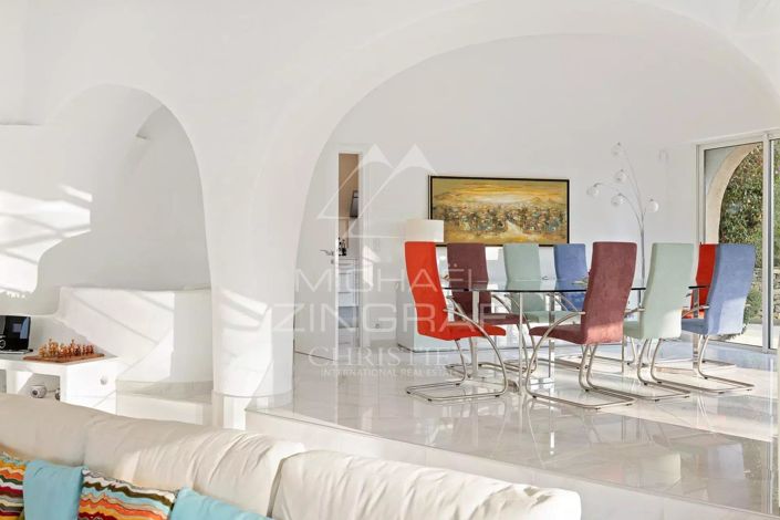 Image No.7-8 Bed House for sale