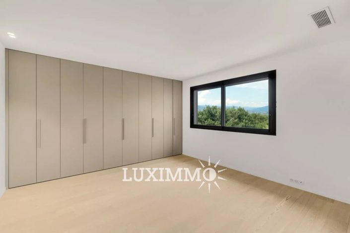 Image No.9-4 Bed House for sale