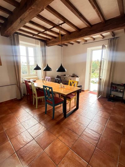 Image No.8-5 Bed House for sale