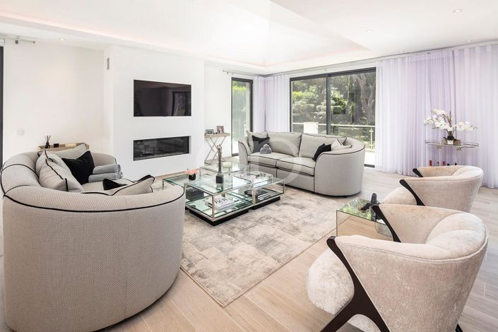 Image No.2-4 Bed House for sale