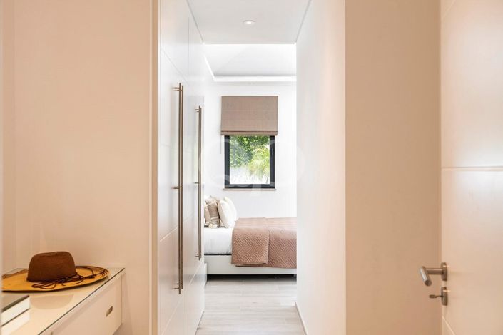 Image No.21-4 Bed House for sale