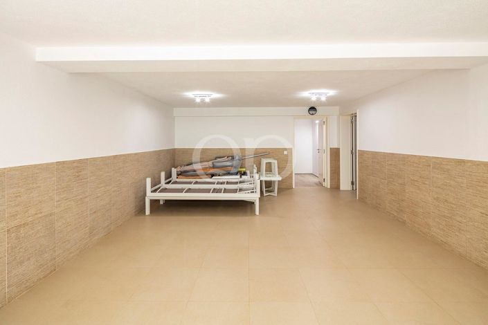 Image No.35-4 Bed House for sale