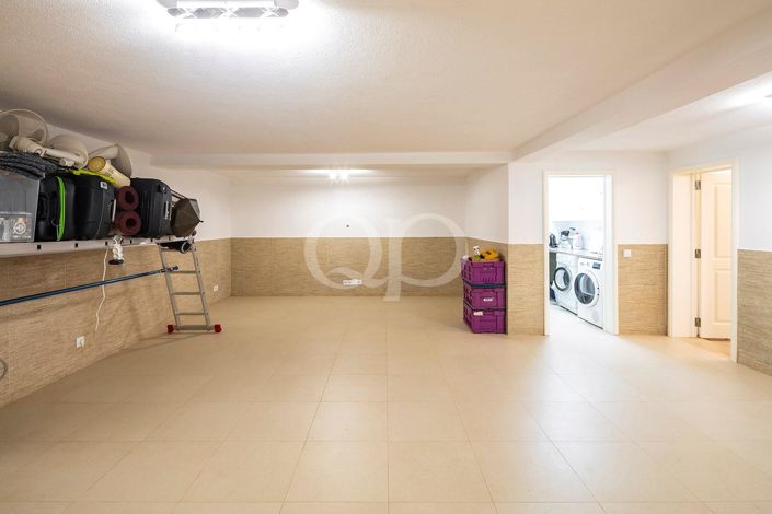 Image No.36-4 Bed House for sale