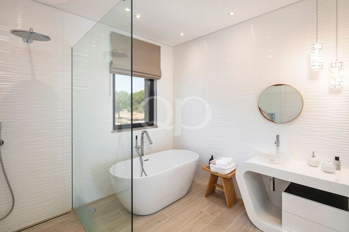 Image No.41-4 Bed House for sale