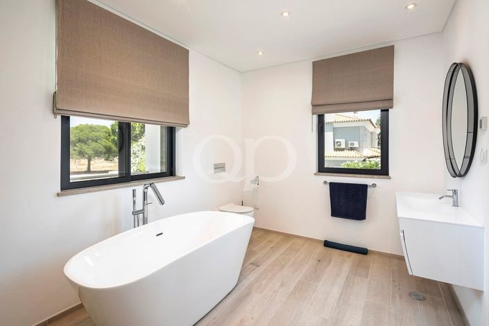 Image No.43-4 Bed House for sale