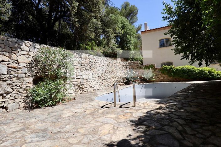 Image No.12-4 Bed House for sale