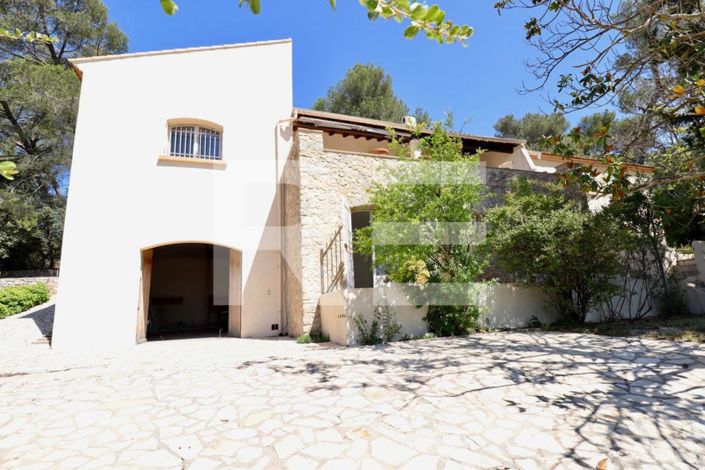 Image No.2-4 Bed House for sale