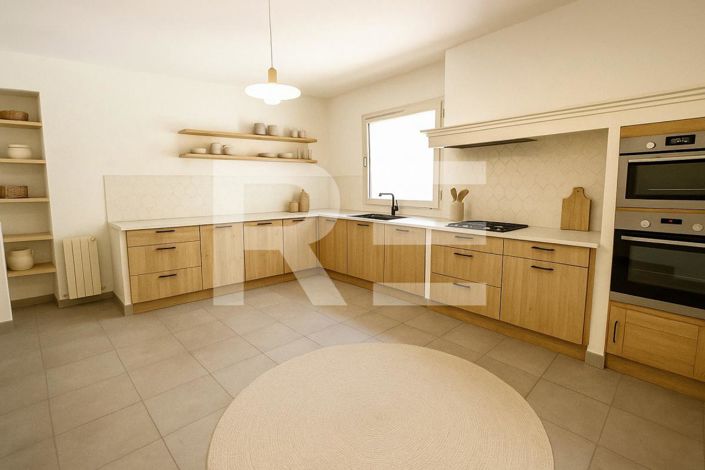 Image No.6-4 Bed House for sale