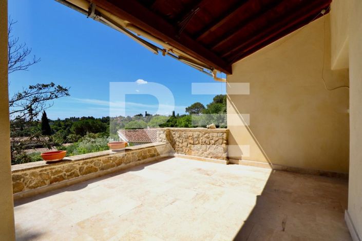 Image No.8-4 Bed House for sale