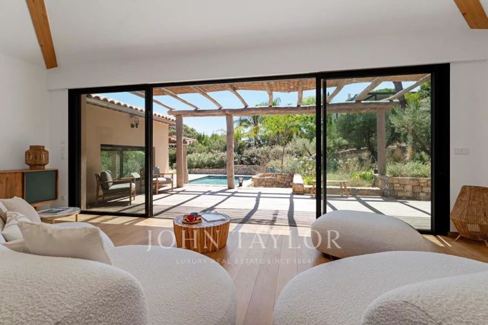 Image No.4-4 Bed House for sale