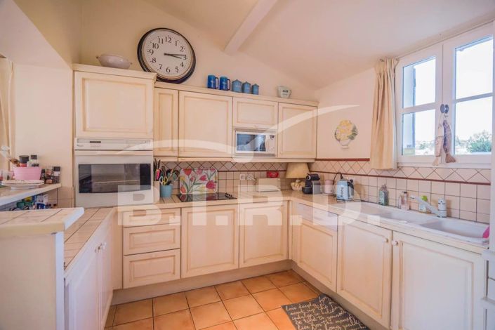 Image No.8-4 Bed House for sale