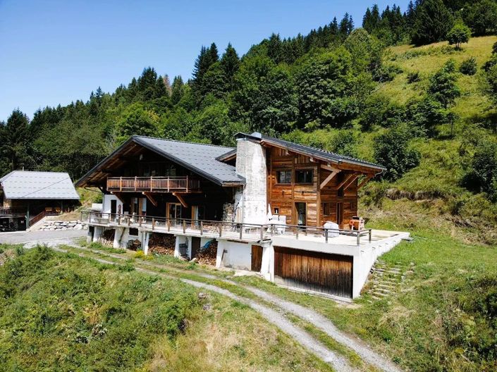Image No.1-8 Bed House for sale