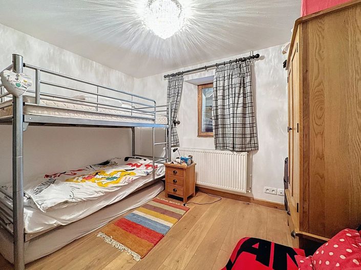 Image No.17-8 Bed House for sale