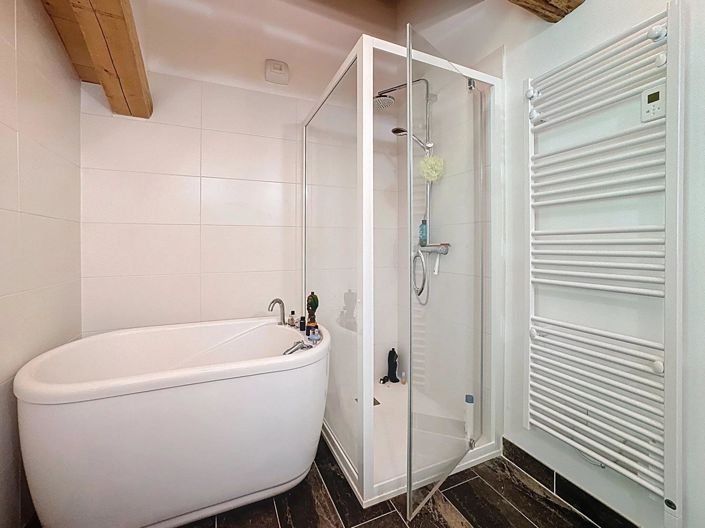 Image No.22-8 Bed House for sale