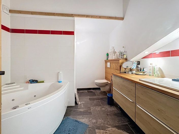 Image No.31-8 Bed House for sale