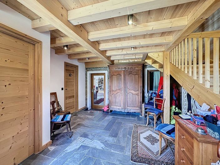 Image No.5-8 Bed House for sale