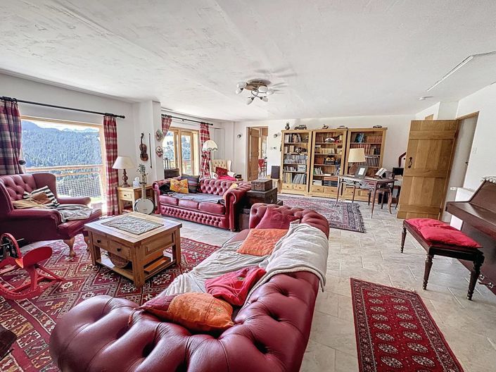 Image No.7-8 Bed House for sale