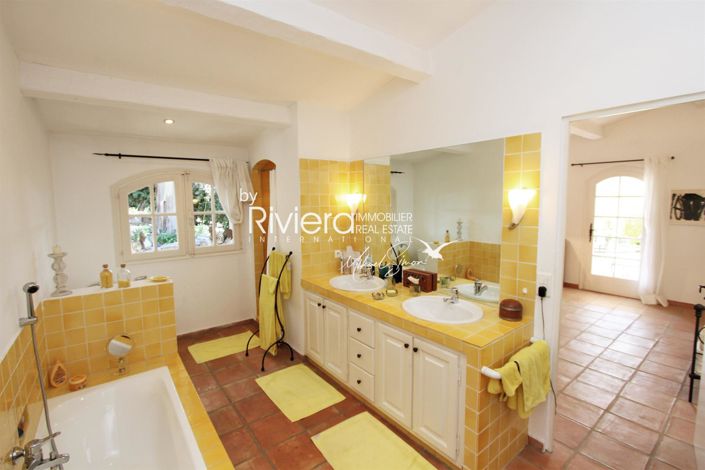 Image No.17-4 Bed House for sale