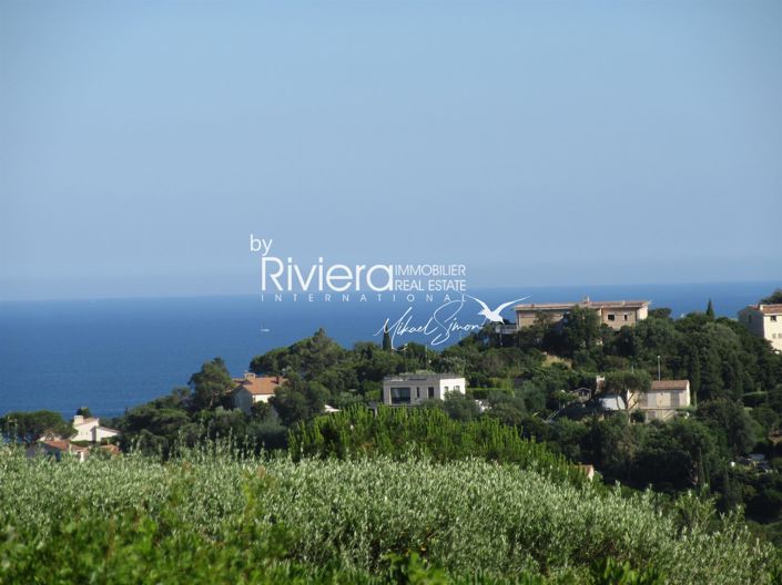 Image No.2-4 Bed House for sale