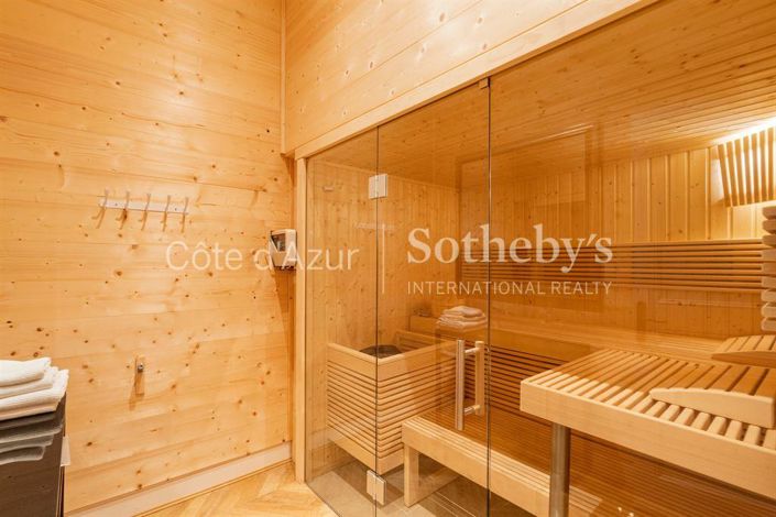 Image No.15-10 Bed Property for sale