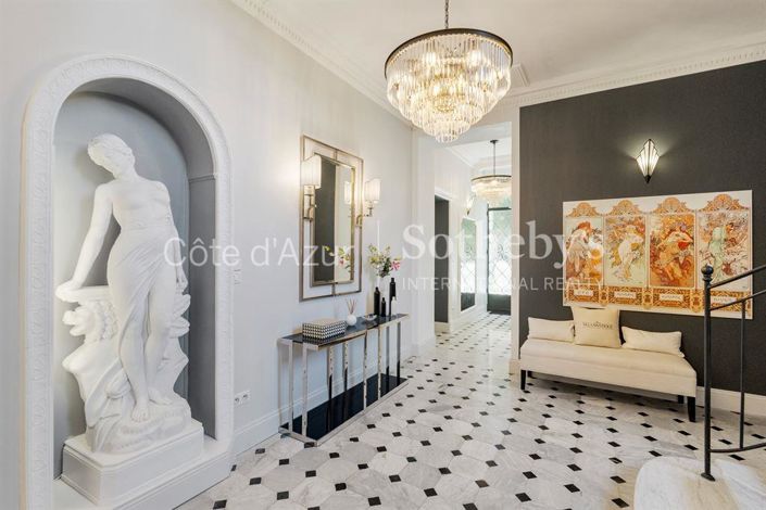 Image No.17-10 Bed Property for sale