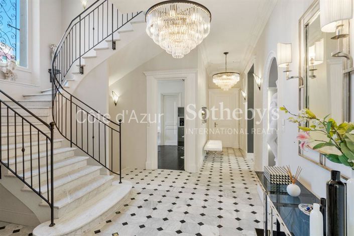 Image No.4-10 Bed Property for sale