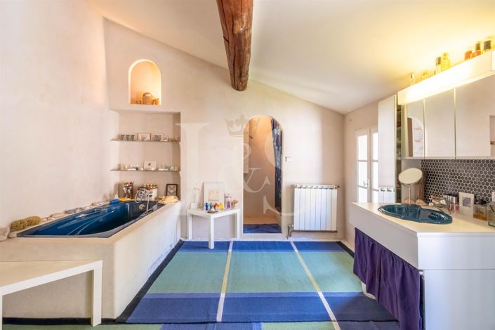 Image No.9-4 Bed House for sale