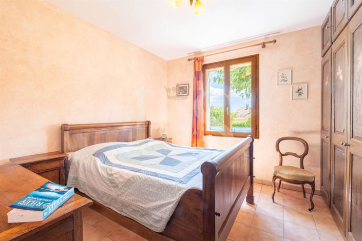 Image No.11-6 Bed House for sale