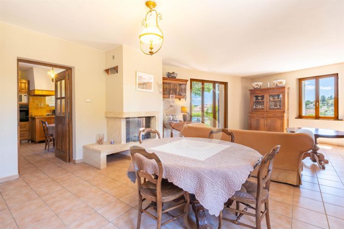 Image No.7-6 Bed House for sale