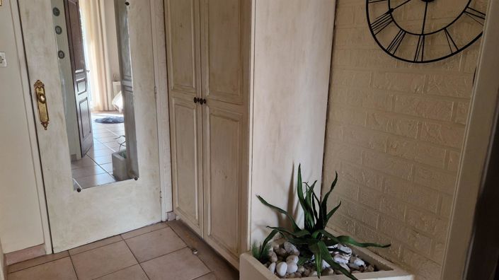 Image No.11-2 Bed House for sale