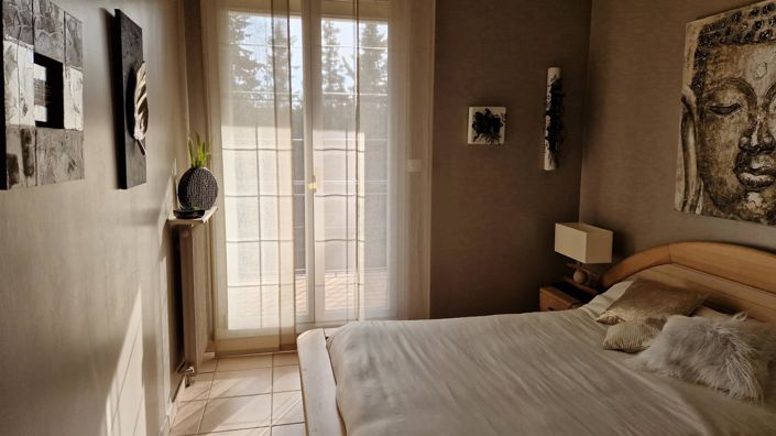 Image No.9-2 Bed House for sale