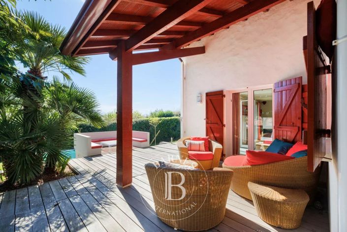 Image No.10-5 Bed House for sale