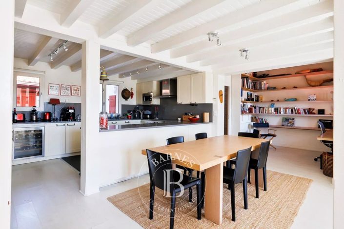 Image No.13-5 Bed House for sale