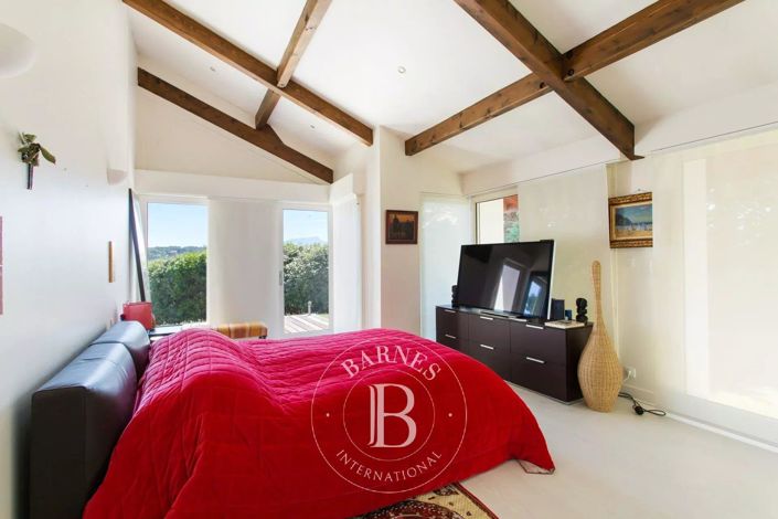 Image No.15-5 Bed House for sale