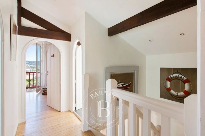 Image No.19-5 Bed House for sale