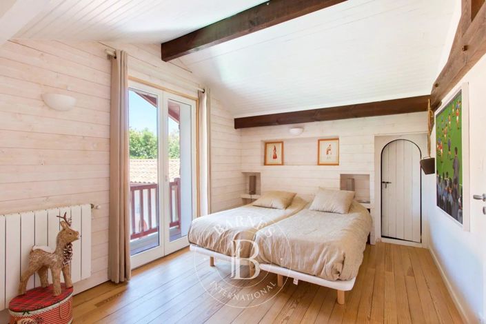 Image No.20-5 Bed House for sale