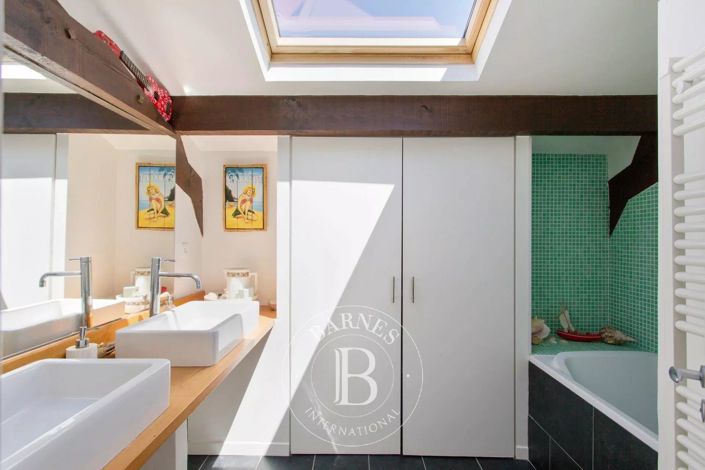 Image No.21-5 Bed House for sale