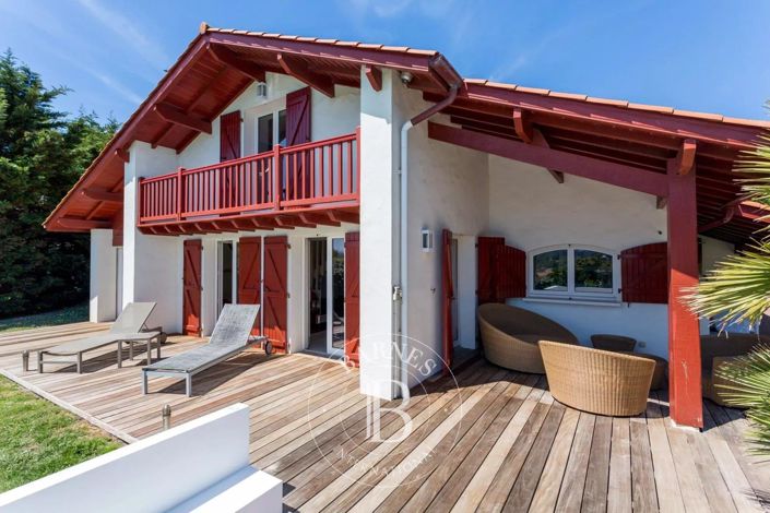 Image No.3-5 Bed House for sale