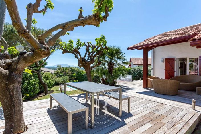 Image No.5-5 Bed House for sale