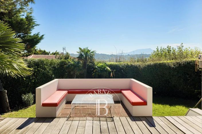 Image No.9-5 Bed House for sale