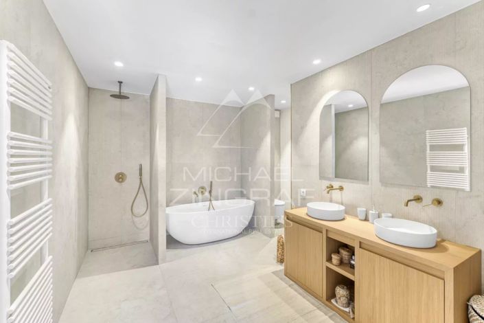 Image No.10-4 Bed House for sale