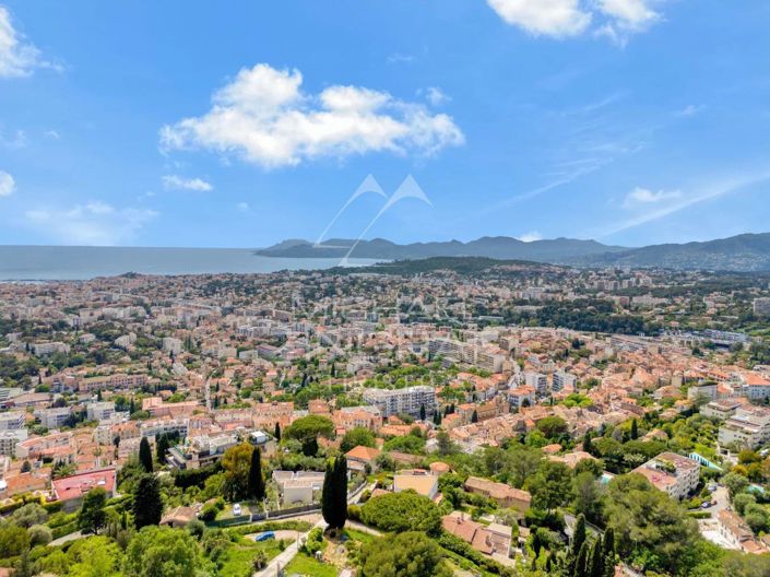 Image No.2-4 Bed House for sale