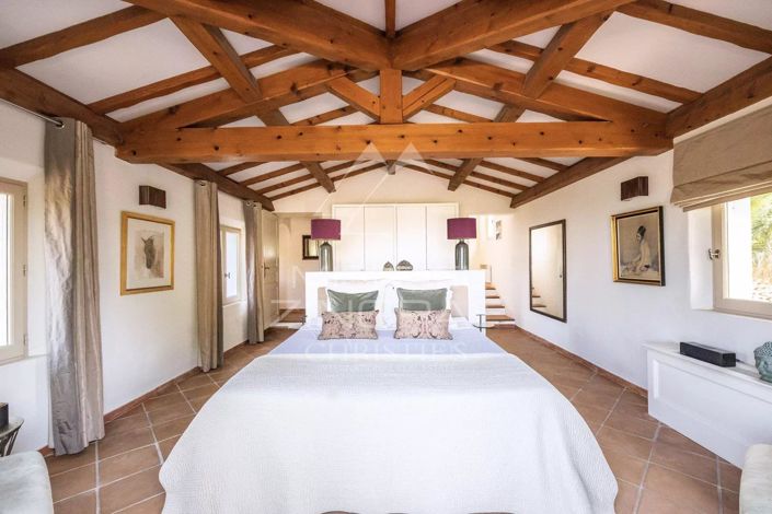 Image No.7-4 Bed House for sale