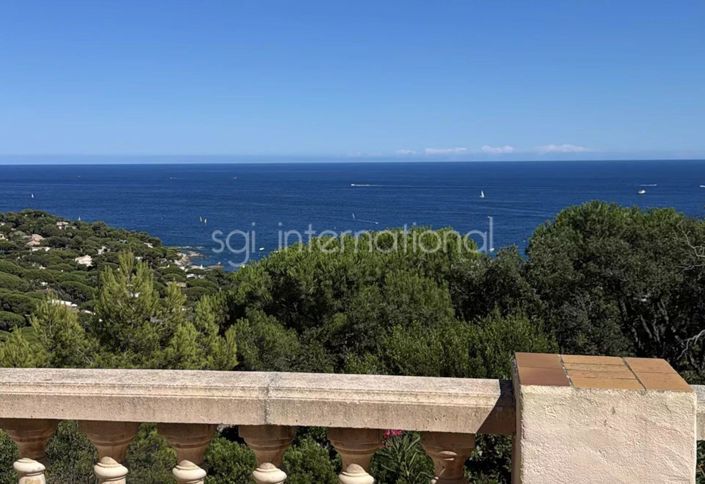 Image No.1-7 Bed House for sale