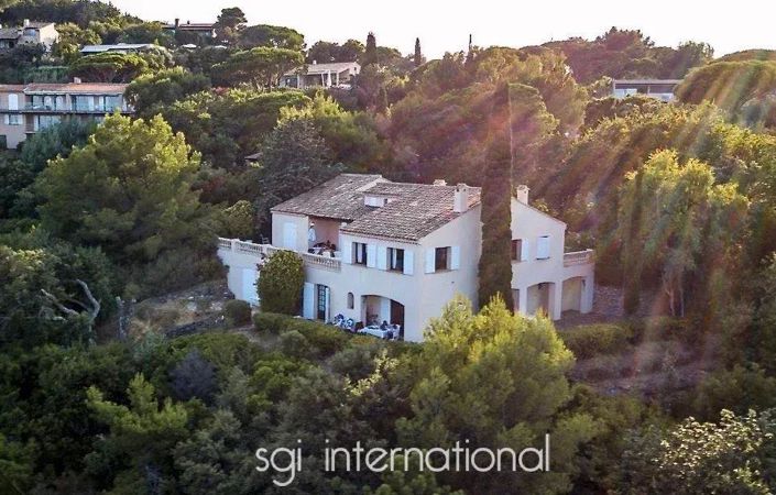 Image No.4-7 Bed House for sale